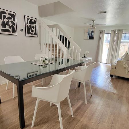 Beautiful Townhouse 2 Bedrooms 1 And A Half Bathrooms Next To Butler Plaza 1 Mile To Uf Gainesville Eksteriør bilde