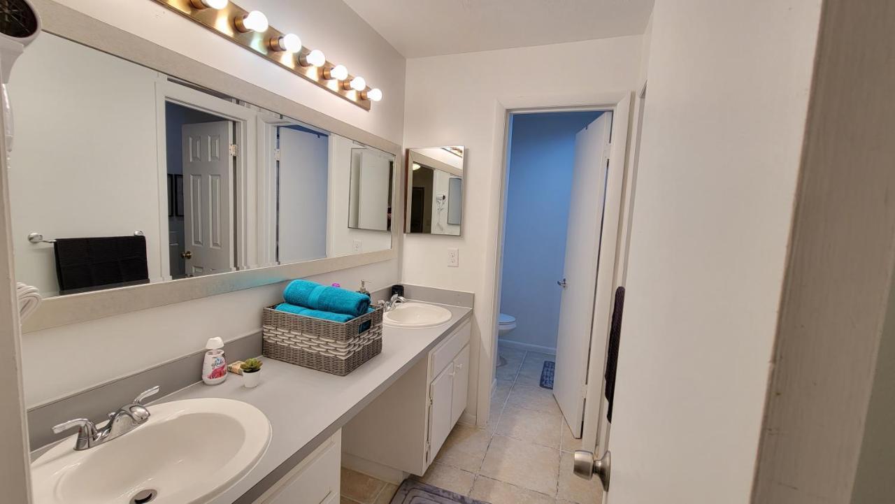 Beautiful Townhouse 2 Bedrooms 1 And A Half Bathrooms Next To Butler Plaza 1 Mile To Uf Gainesville Eksteriør bilde
