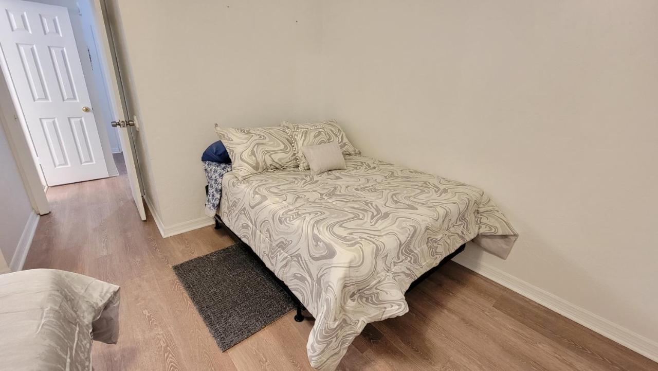 Beautiful Townhouse 2 Bedrooms 1 And A Half Bathrooms Next To Butler Plaza 1 Mile To Uf Gainesville Eksteriør bilde