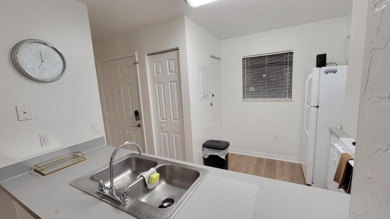 Beautiful Townhouse 2 Bedrooms 1 And A Half Bathrooms Next To Butler Plaza 1 Mile To Uf Gainesville Eksteriør bilde