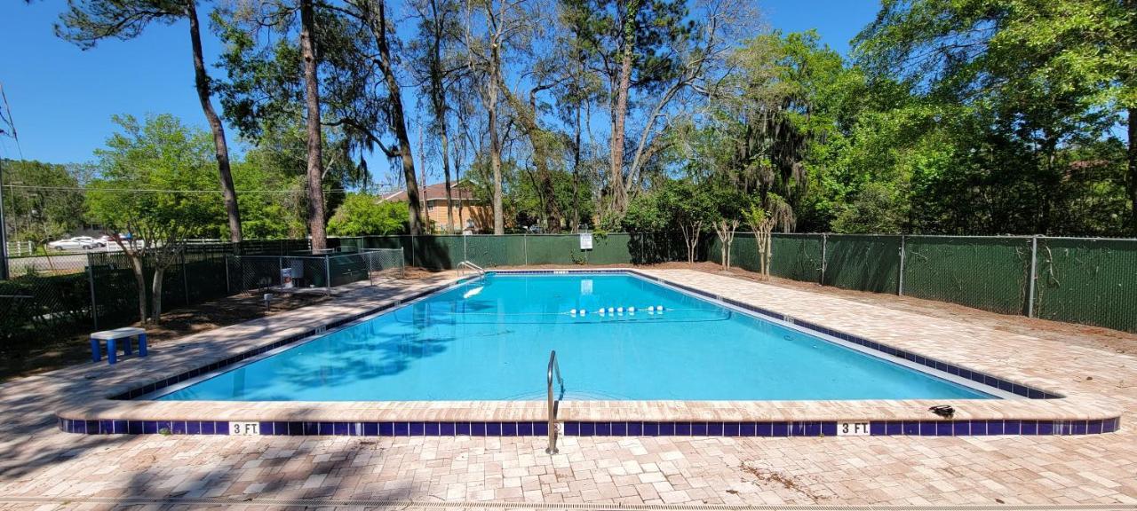 Beautiful Townhouse 2 Bedrooms 1 And A Half Bathrooms Next To Butler Plaza 1 Mile To Uf Gainesville Eksteriør bilde